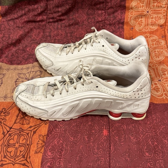 Nike Neymar Jr. x Shox R4 Platinum Tint, Size 12 Men’s. Gently Used. - Picture 6 of 8